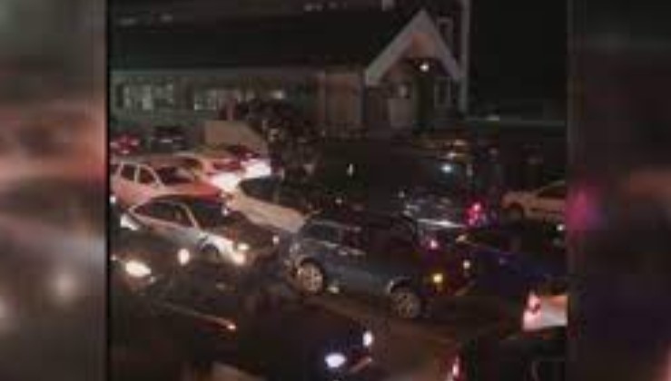 Дълги опашки от автомобили с руски табели се извиха на